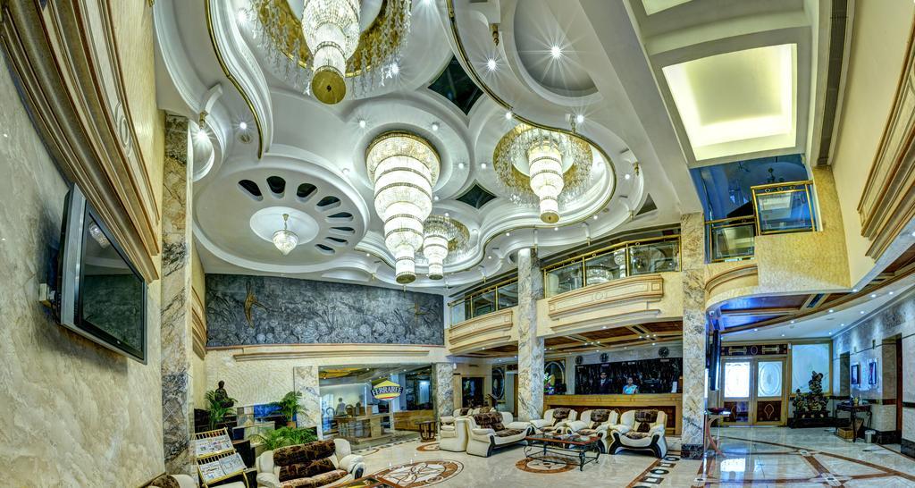 Hotel Benzz Park Csennai Kültér fotó