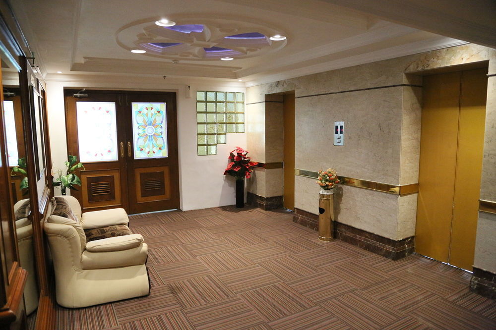 Hotel Benzz Park Csennai Kültér fotó